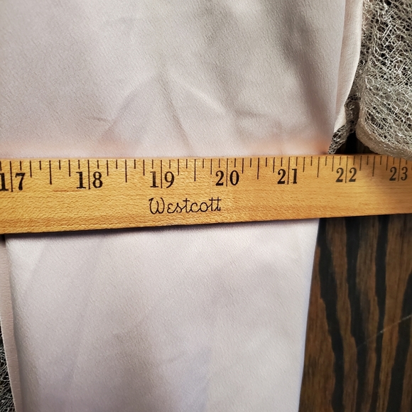 Flora Nikrooz Showstopper Charmeuse Robe Size Medium Champagne Color - Picture 8 of 9